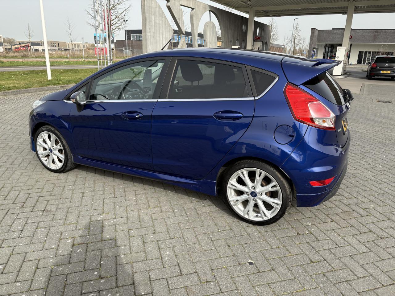 Ford Fiesta ST line