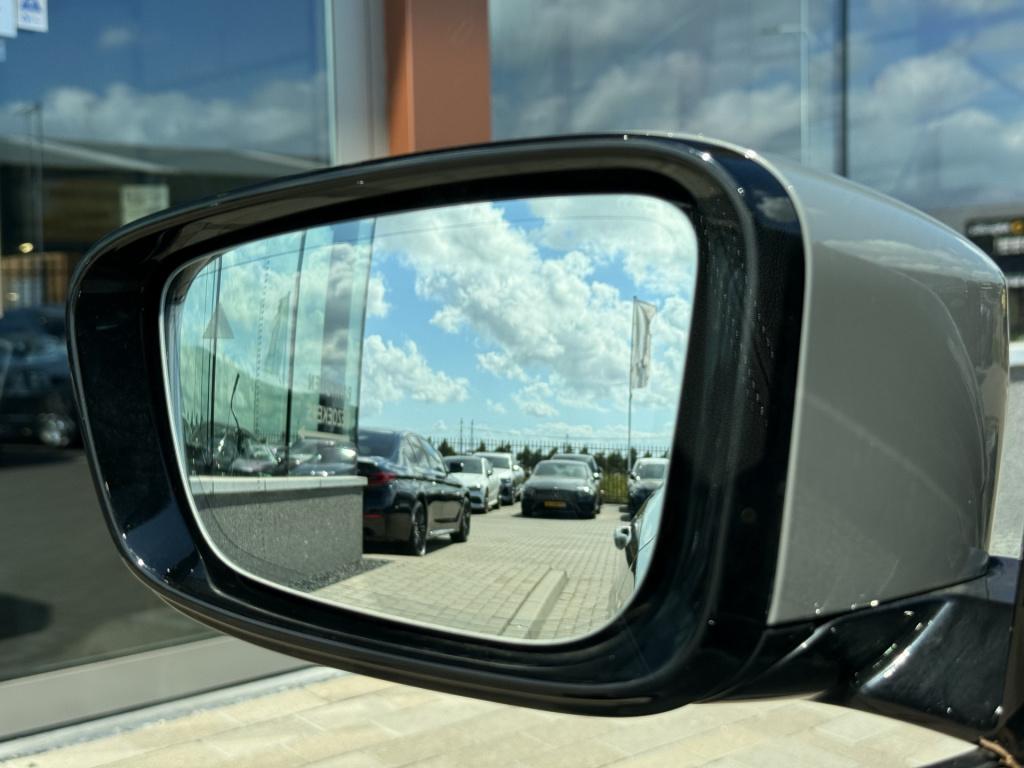 BMW 5 Serie touring 530i high executive m-sport | pano | headup | laser