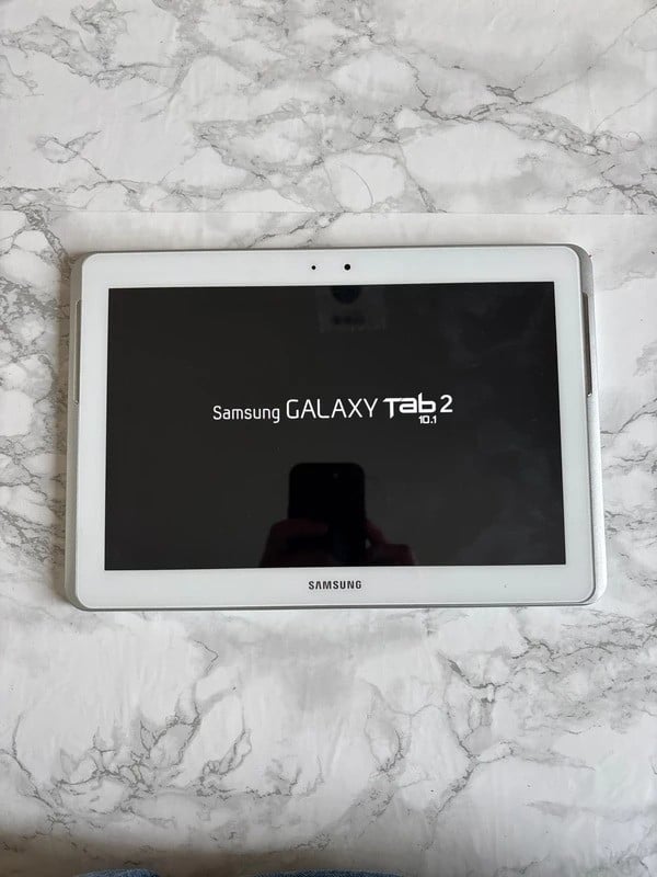 Samsung Galaxy Tab 2 10.1 📱 Wit – Inclusief hoes & kabel