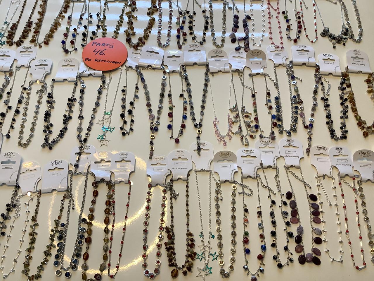 Partij mooie MKM Design kettingen. (Partij 46)