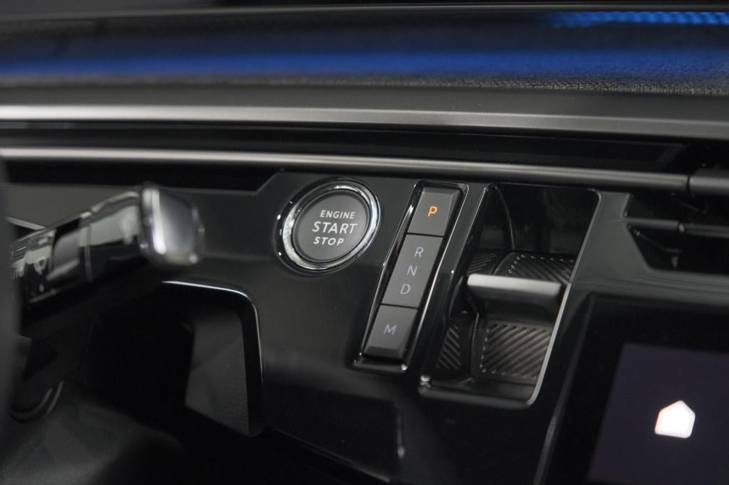 Peugeot 3008 1.2 hybrid 136 gt | elektrische kofferklep | camera | adaptiev