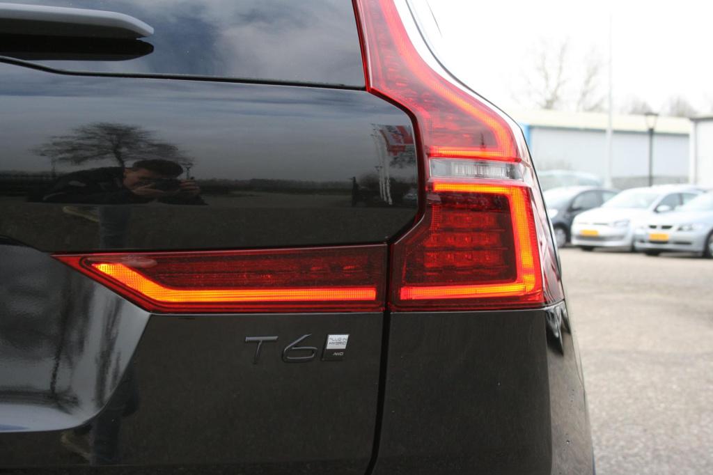 Volvo XC60 2.0 t6 plug-in hybrid awd plus black edition / nieuw / model 202