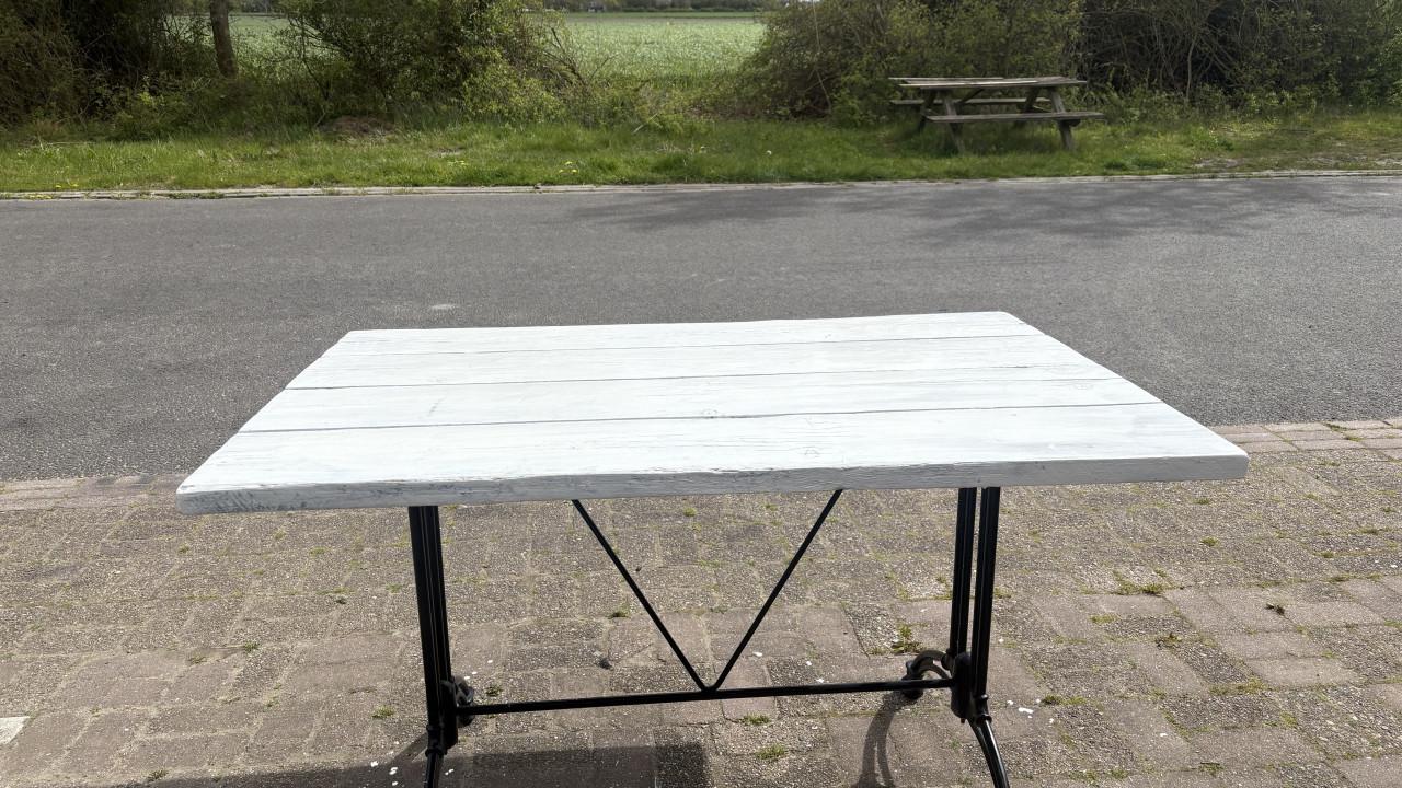 Buiten tafel