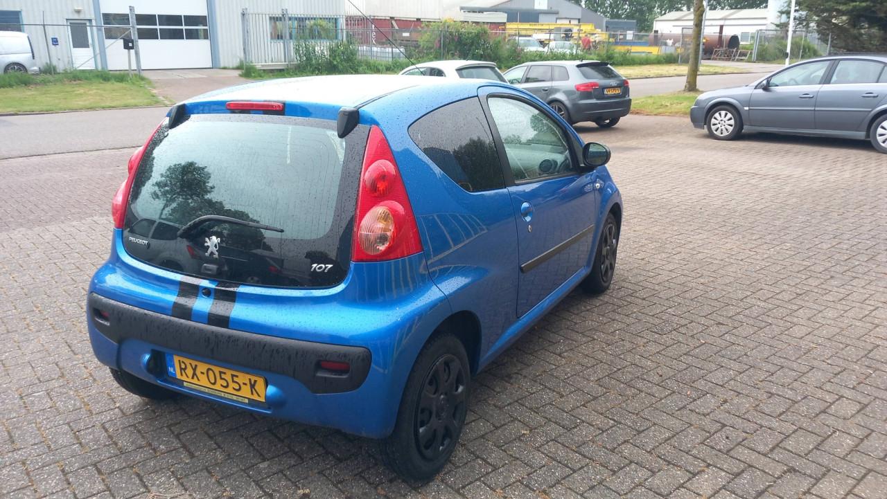 Peugeot 107 1.0 12v XR 3deurs bj:2009 SPORTIEF airco apk 2027 !!!