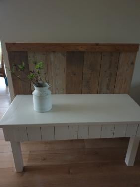 Lage speeltafel met lades