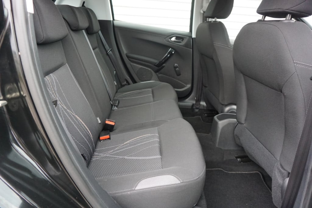 Peugeot 208 1.2 e-vti envy automaat - airco / cruise / navi / parkeers. / n