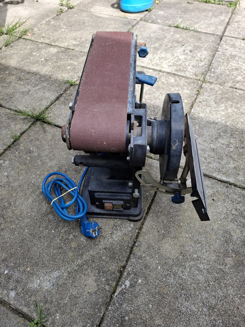 Krachtige bandschuurmachine van Ferm