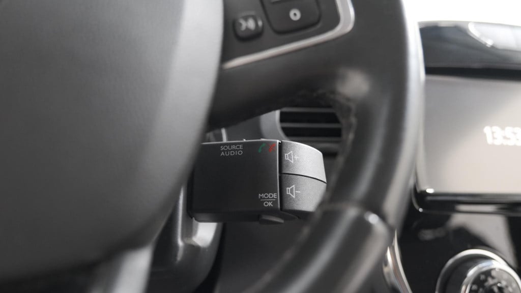 Renault Captur tce 120 dynamique | trekhaak | camera | r-link navigatie | p