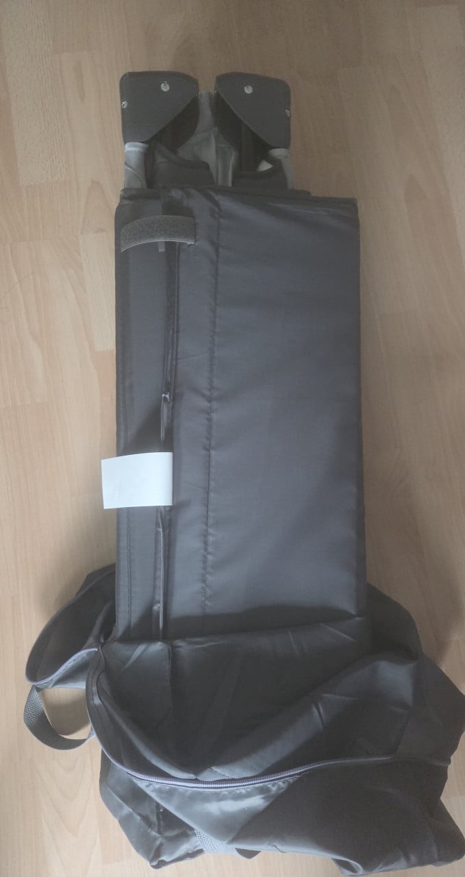 Campingbedje + matras. BEIDEN NIEUW