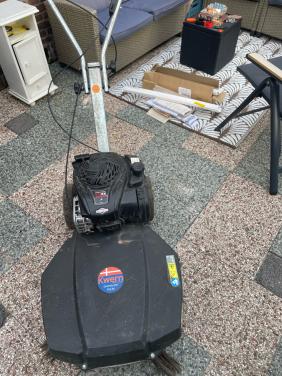 Onkruidborstel machine kwern