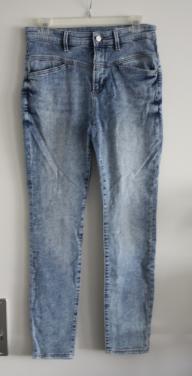 Licht blauwe spijkerbroek w38-l28