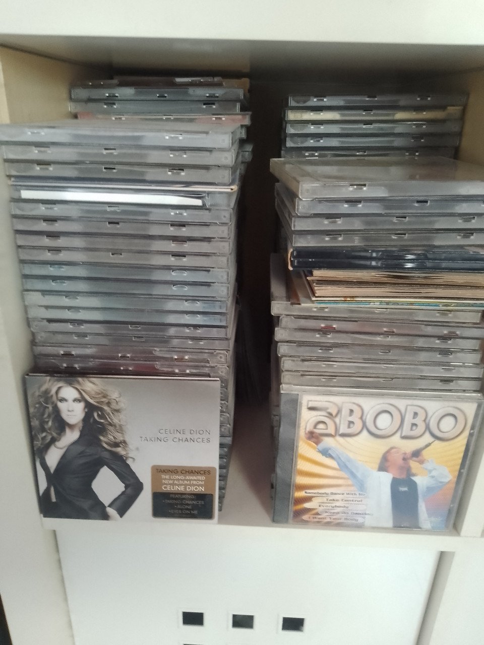 +/- 600 cd's House,techno,trance en Ned. Talig