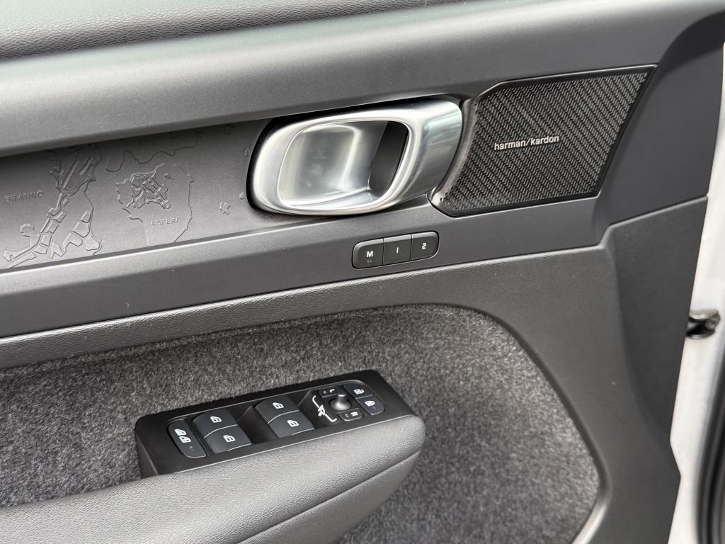 Volvo C40 recharge twin pro 408pk| panodak| 360camea| h&k sound