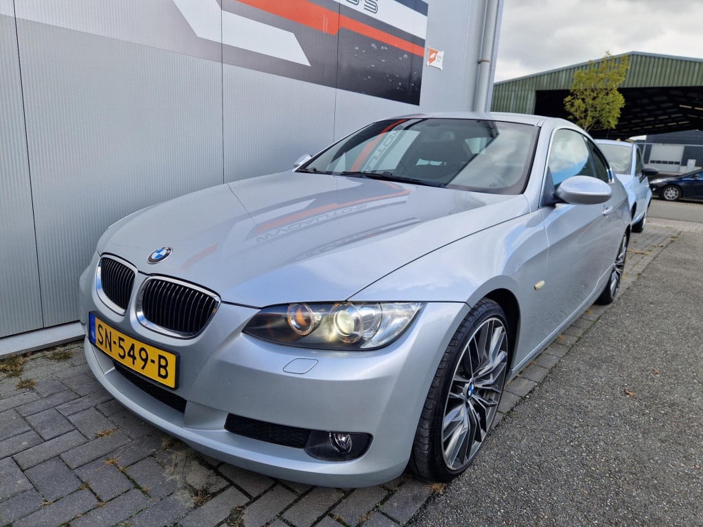 BMW 3-serie coupé 325i executive