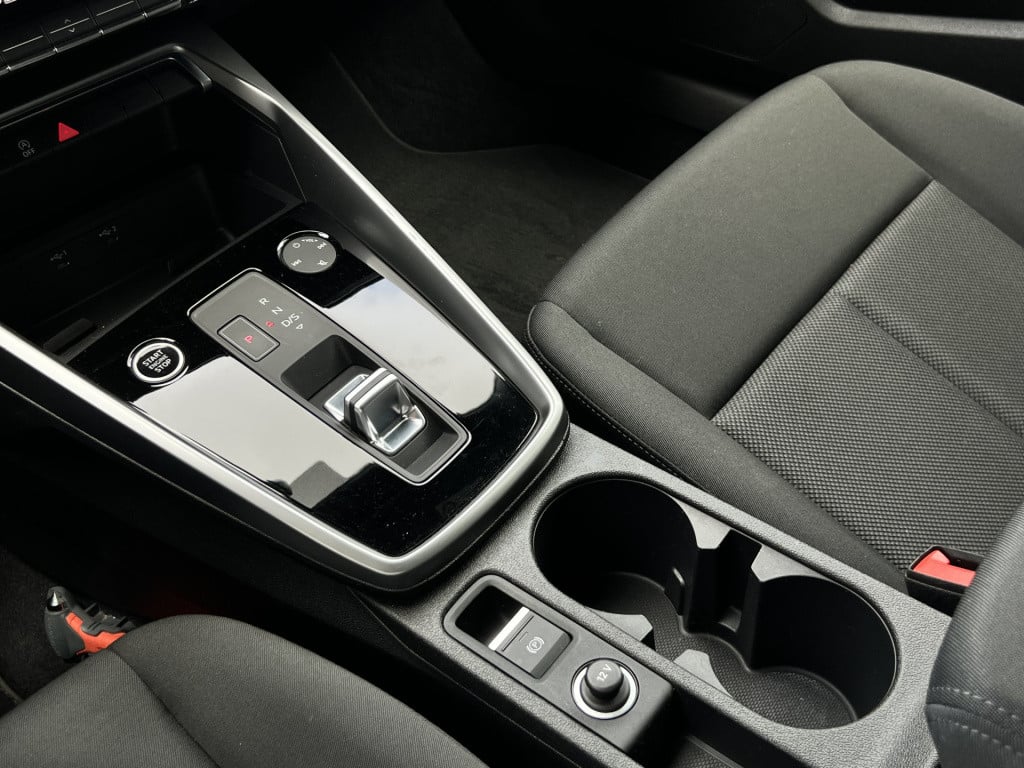 Audi A3 limousine 30 tfsi pro line | apple-/android | digit. cockpit | dab+