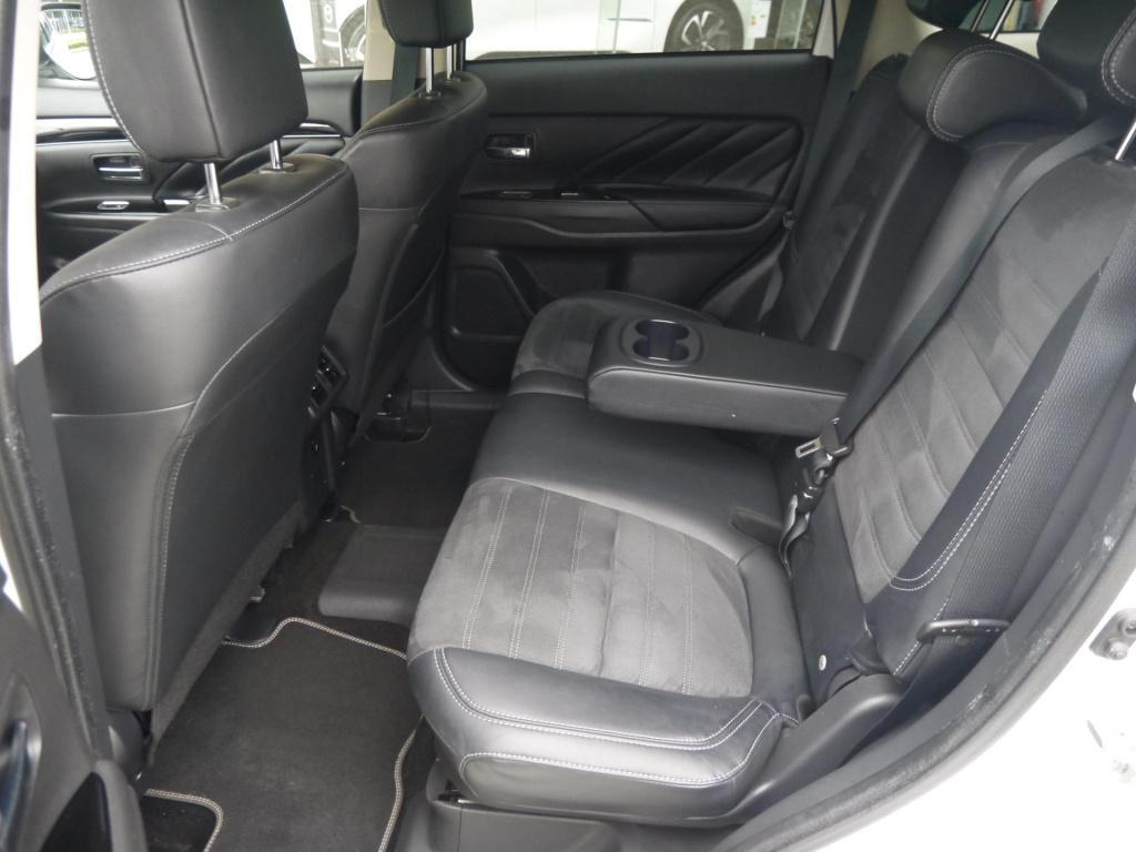 Mitsubishi Outlander 2.4 phev 224 pk intense|rijklaar