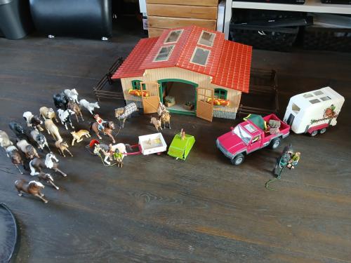 Heel veel Schleich, paarden, manege en meer