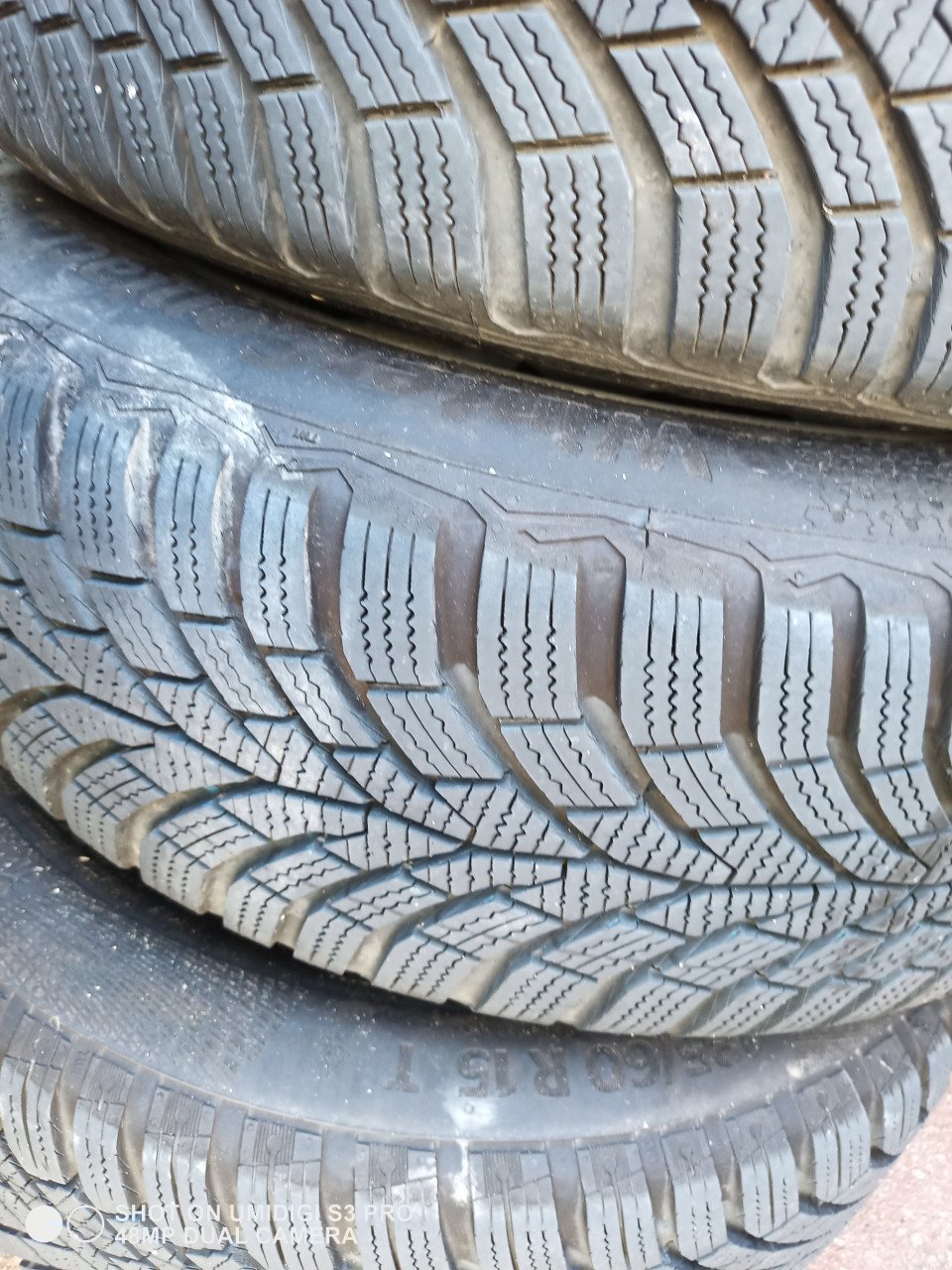 Autobanden met velg