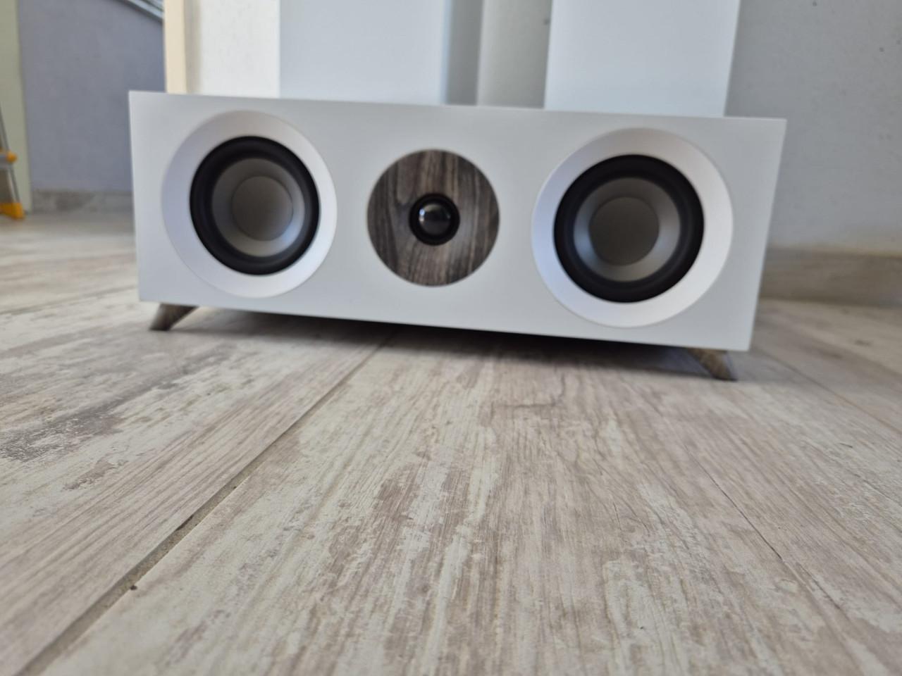 JAMO speakerset met subwoofer, Atmos, center, surround en hoofdspeakers