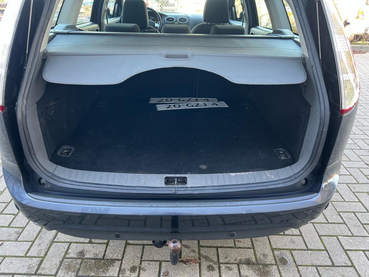 Ford Focus Wagon 1.6Ghia Airco/Pdc/trekhaak