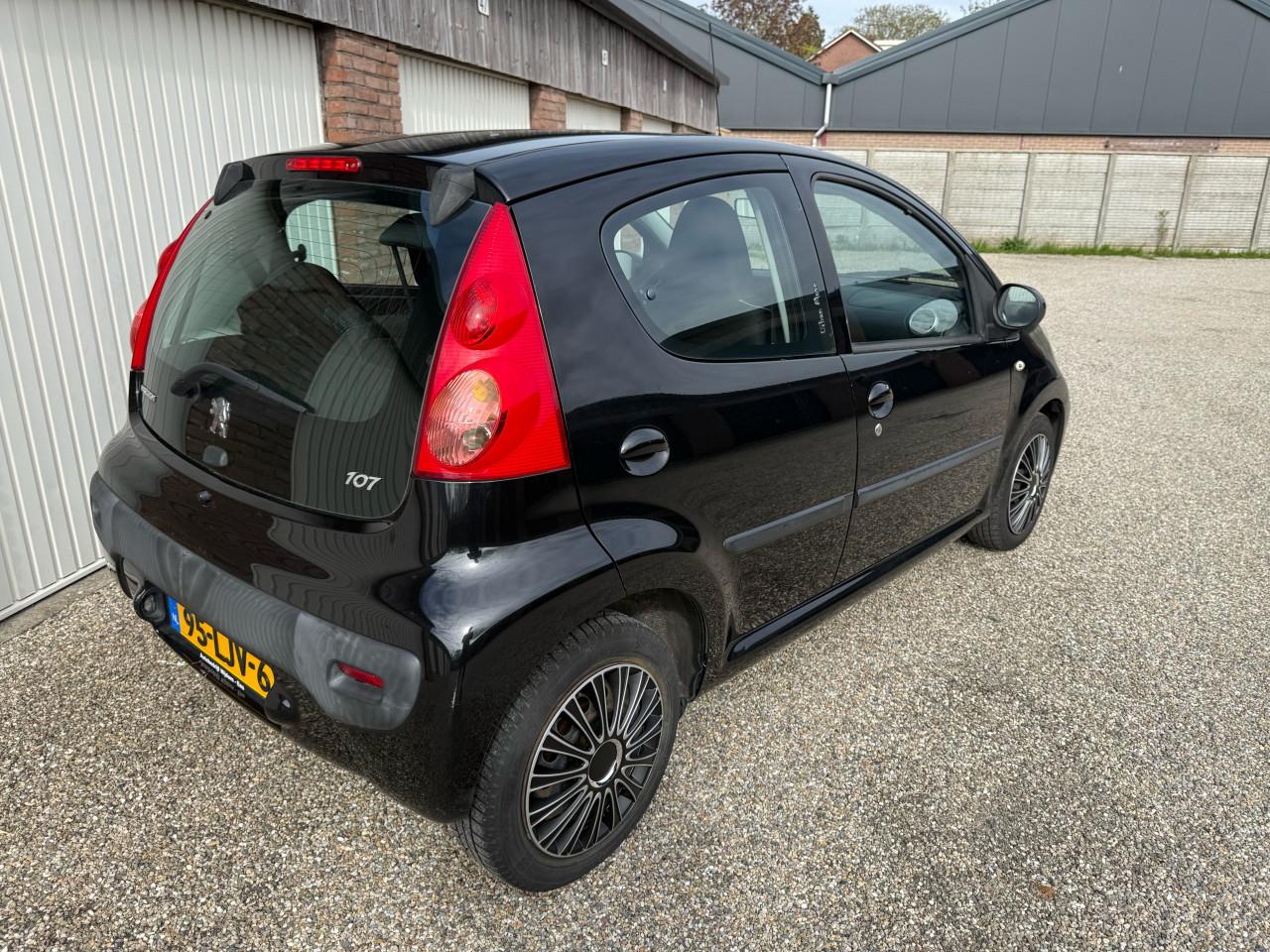 Nette Peugeot 107 1.0 5DR 2010 Open dakje, Airco, Carplay!