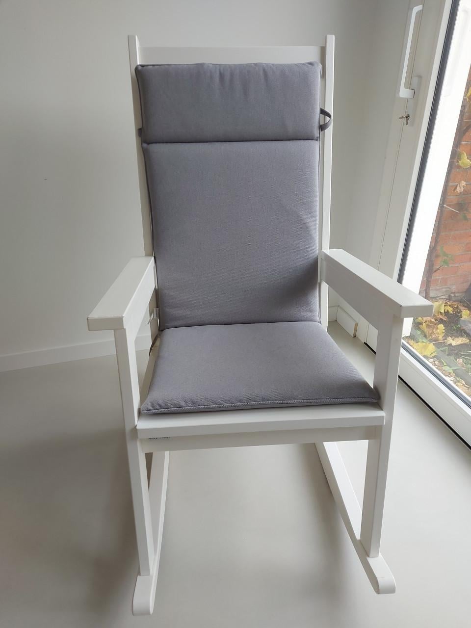 Holland schommelstoel babykamer