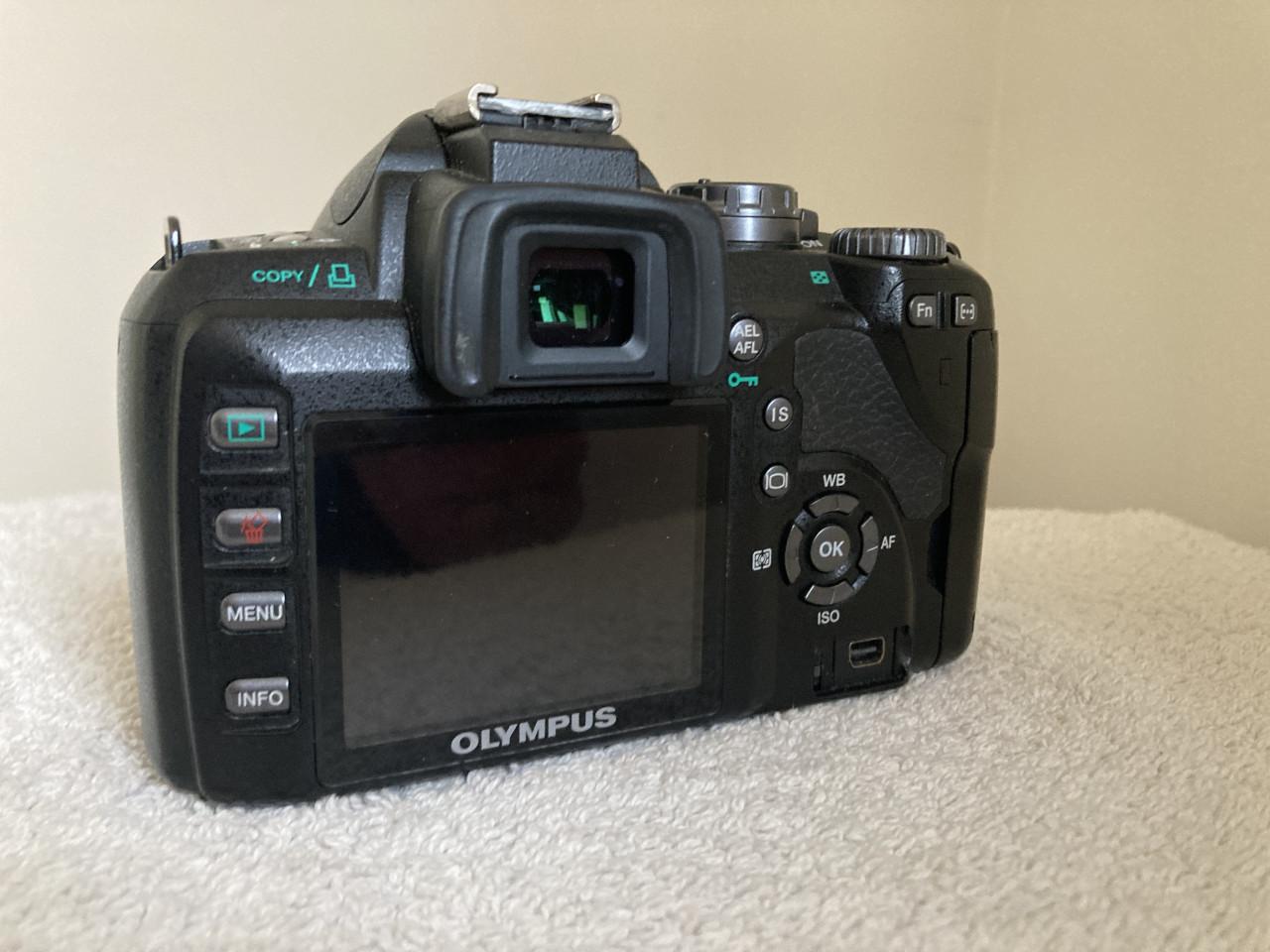 Olympus D-SLR E-510 met objectieven