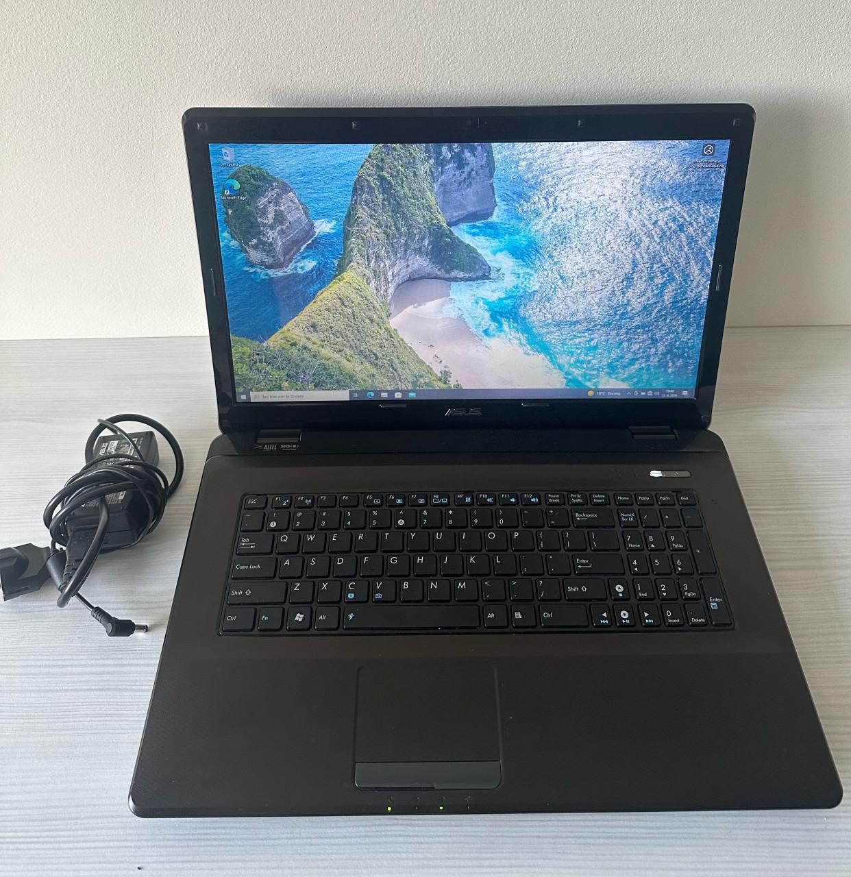 Asus laptop 17 inch