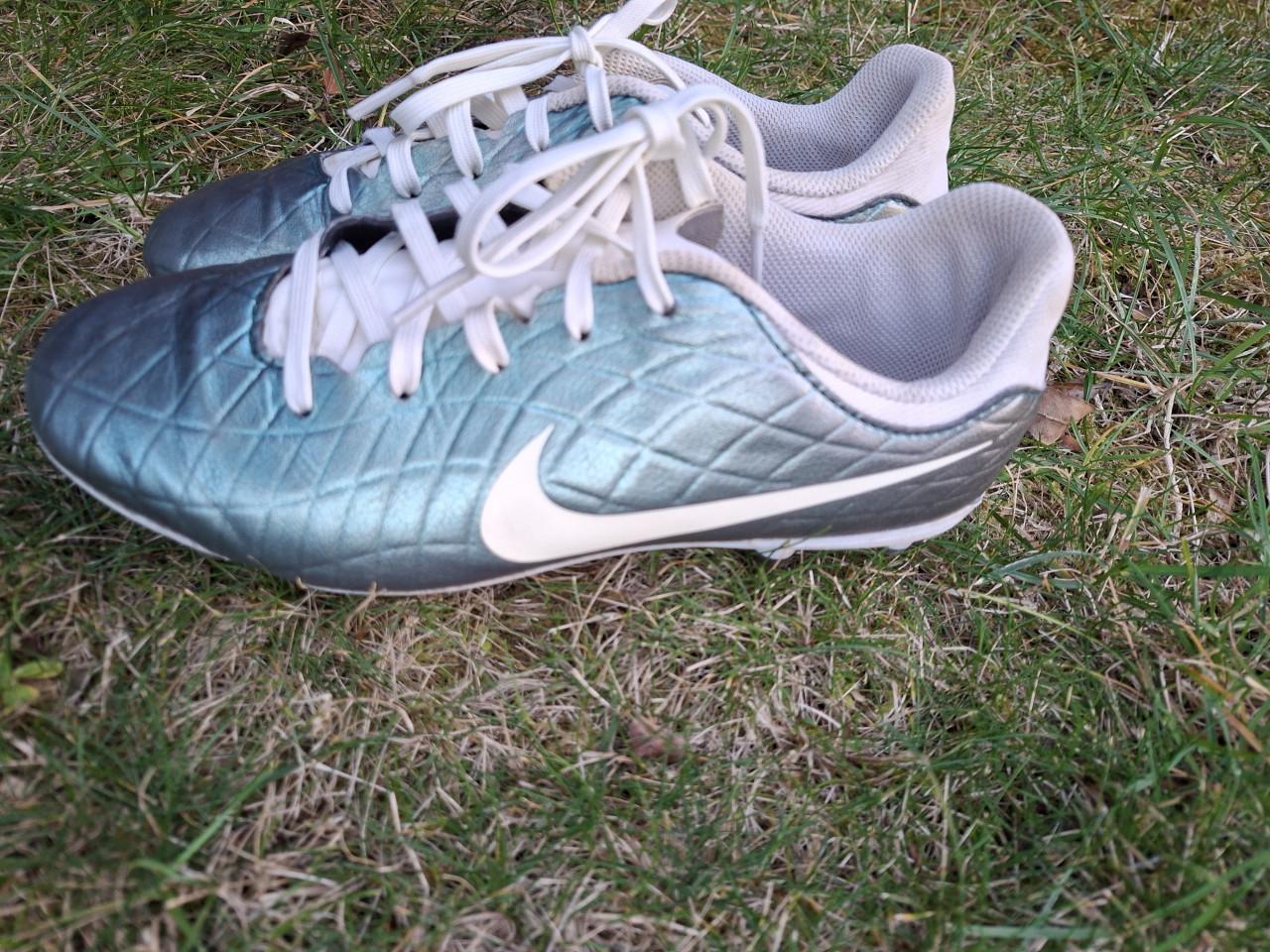 Voetbalschoenen maat 36.5