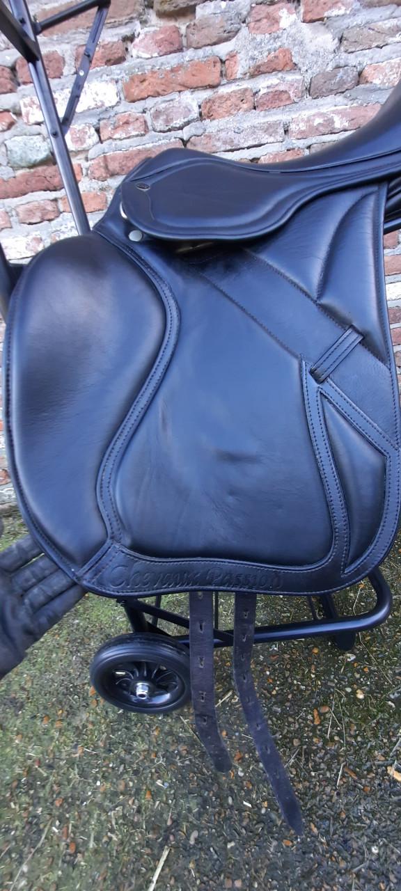 Zwart leren spring/eventingzadel 17 inch