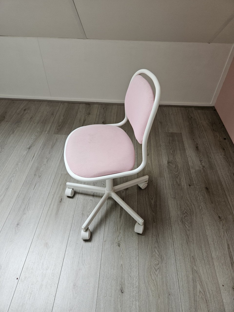 Bureaustoel en tafeltje + stoeltje