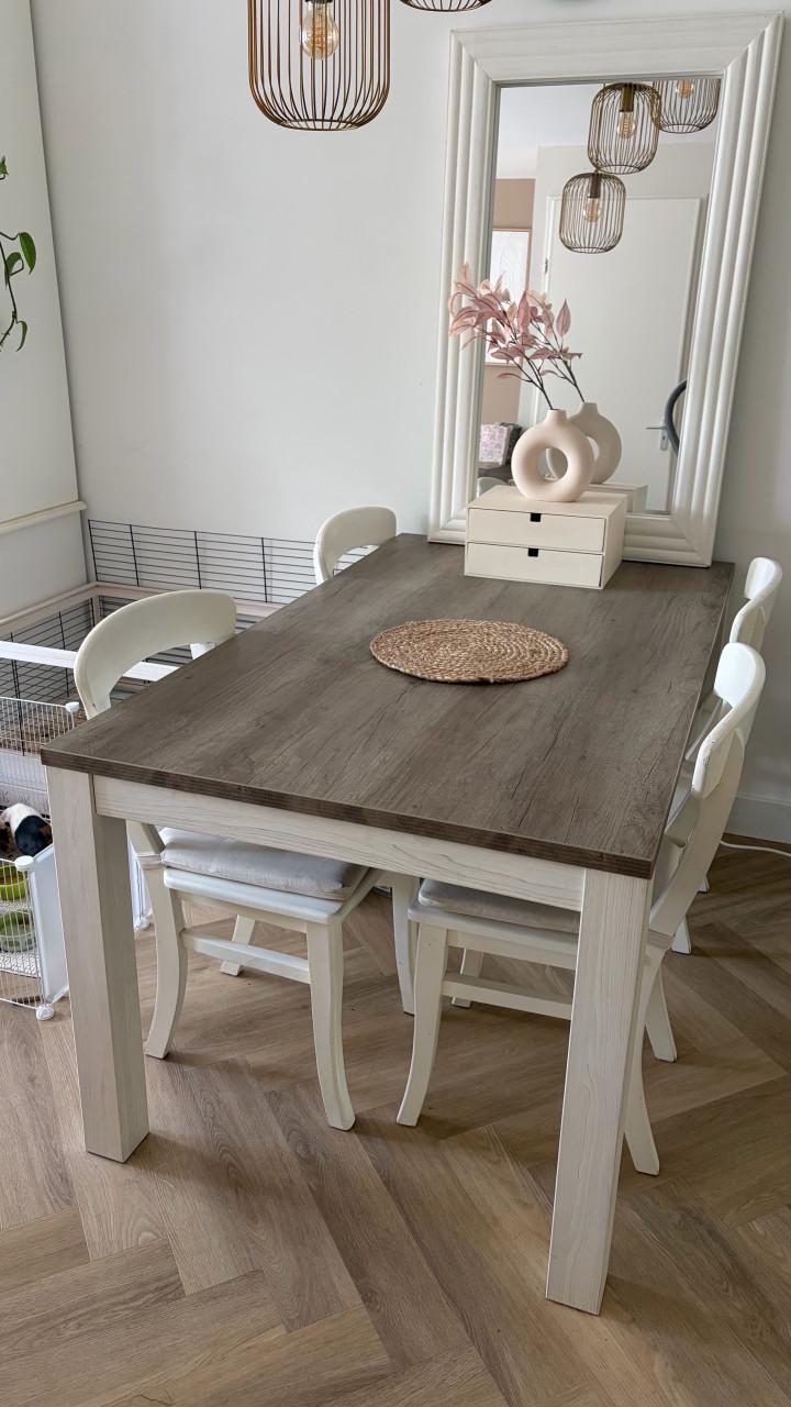 Mooie eettafel wit/greywash