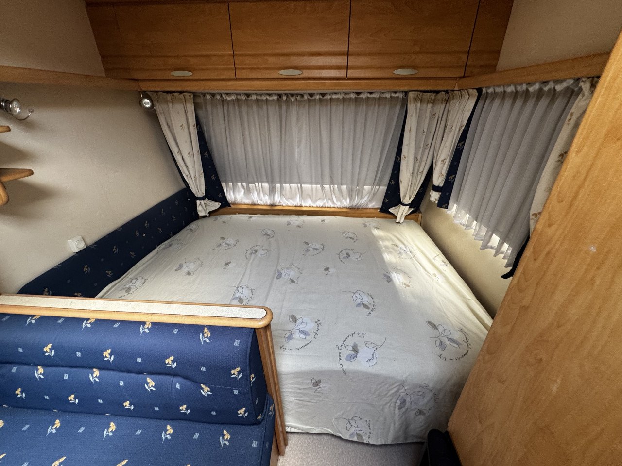Caravelair Solariria 2005 met voortent , vast bed en boiler