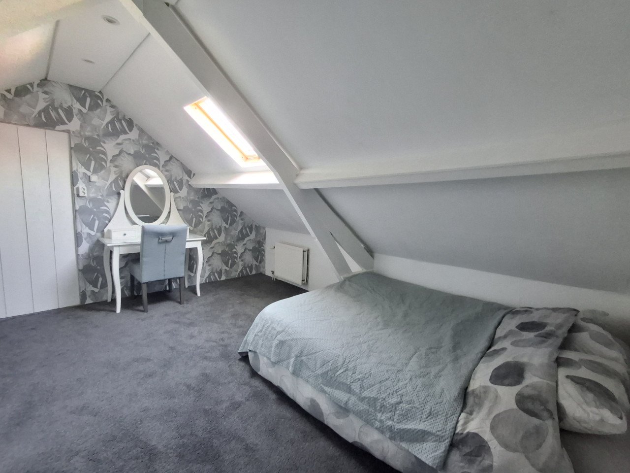 Grote woning te koop vlakbij haven en strand!