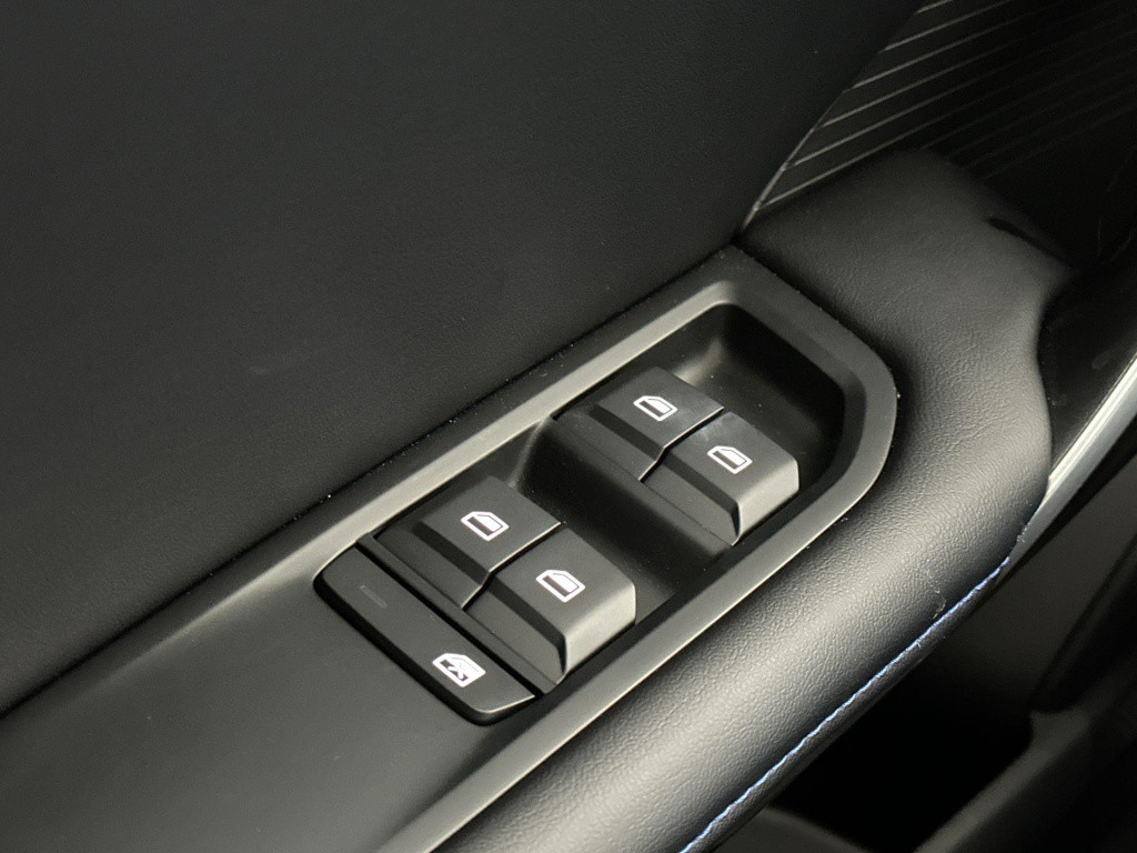 MG Mg4 electric luxury 64 kwh | op = op voorraad voordeel | 7 jaar garantie