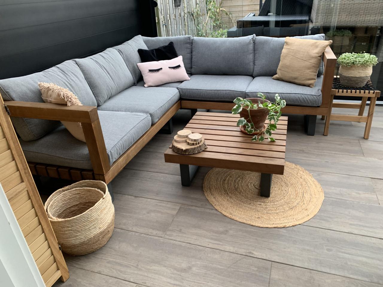 Hardhouten Loungeset met kussens en tafel