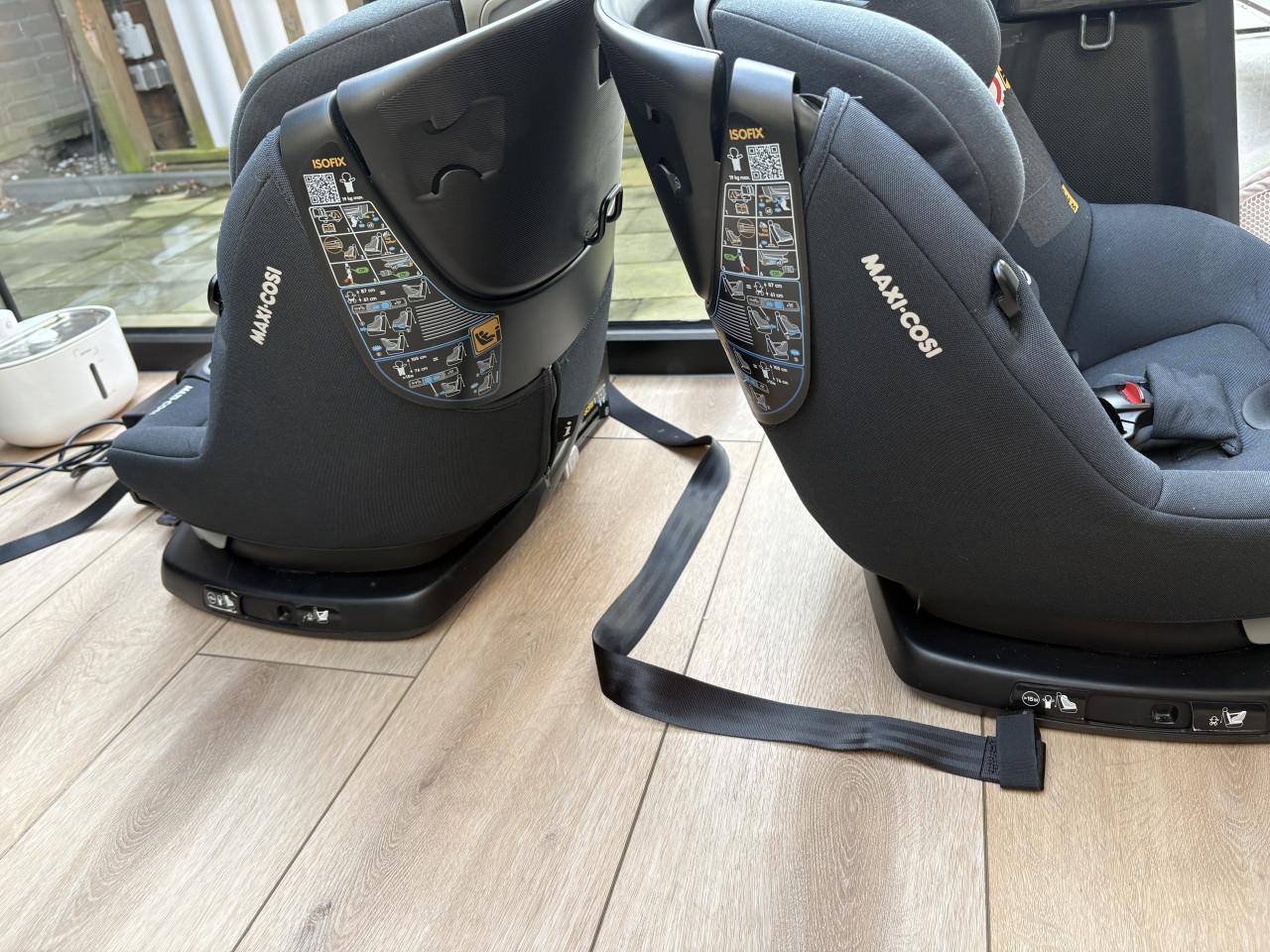 2 keer Maxi-Cosi AxissFix + 2 airlayers