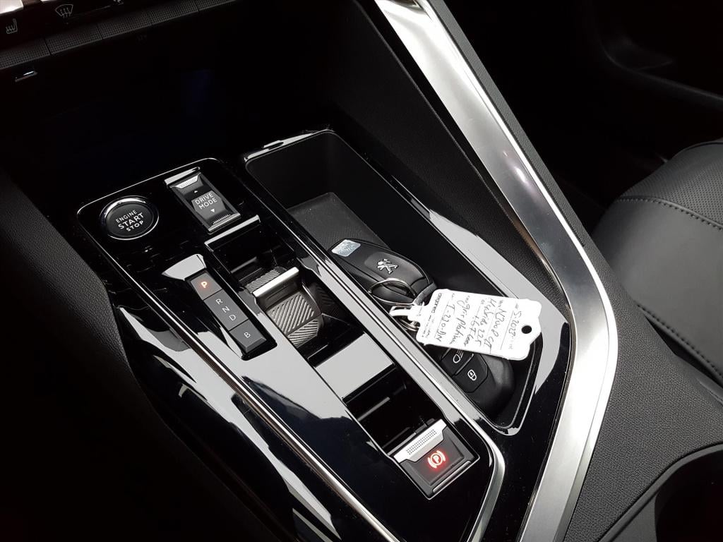 Peugeot 3008 1.6 plug-in hybrid 225pk e-eat8 gt pack business |navi|bt|crui