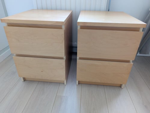 Twee nachtkastjes Ikea Malm