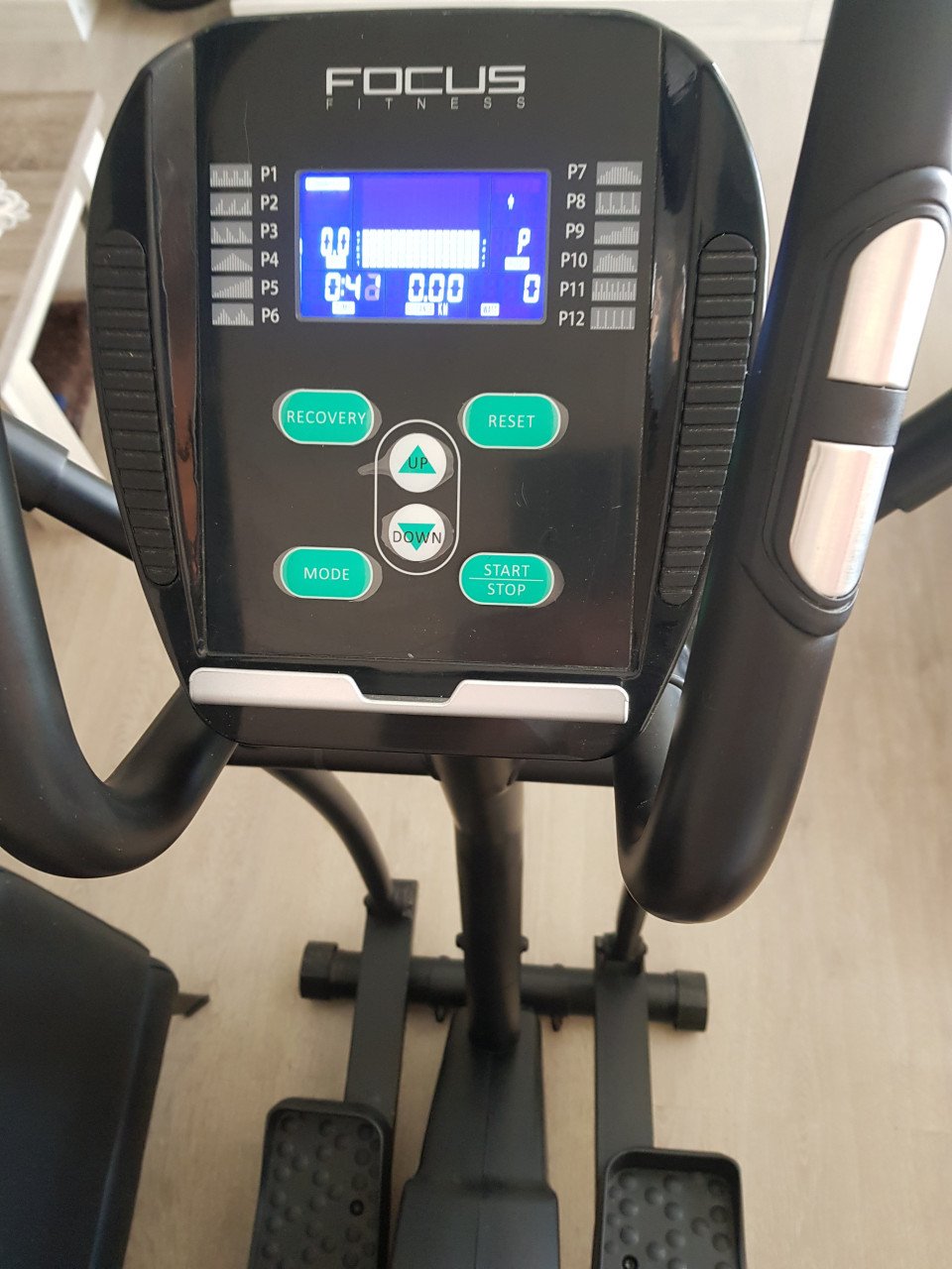 Cross trainer
