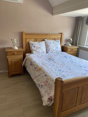 Gratis tweepersoons bed massief eiken