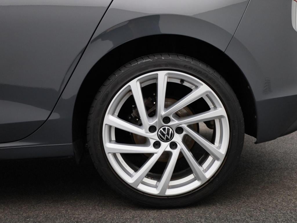 Volkswagen Golf 1.5 tsi life | navigatie | apple carplay / android auto | c