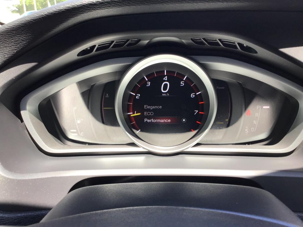 Volvo V40 cross country 1.5 t3 nordic+ nieuwstaat 1e eigenaar navi voc