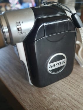Kleine Aiptek pocket camcorder, werkt met usb of batterijen...