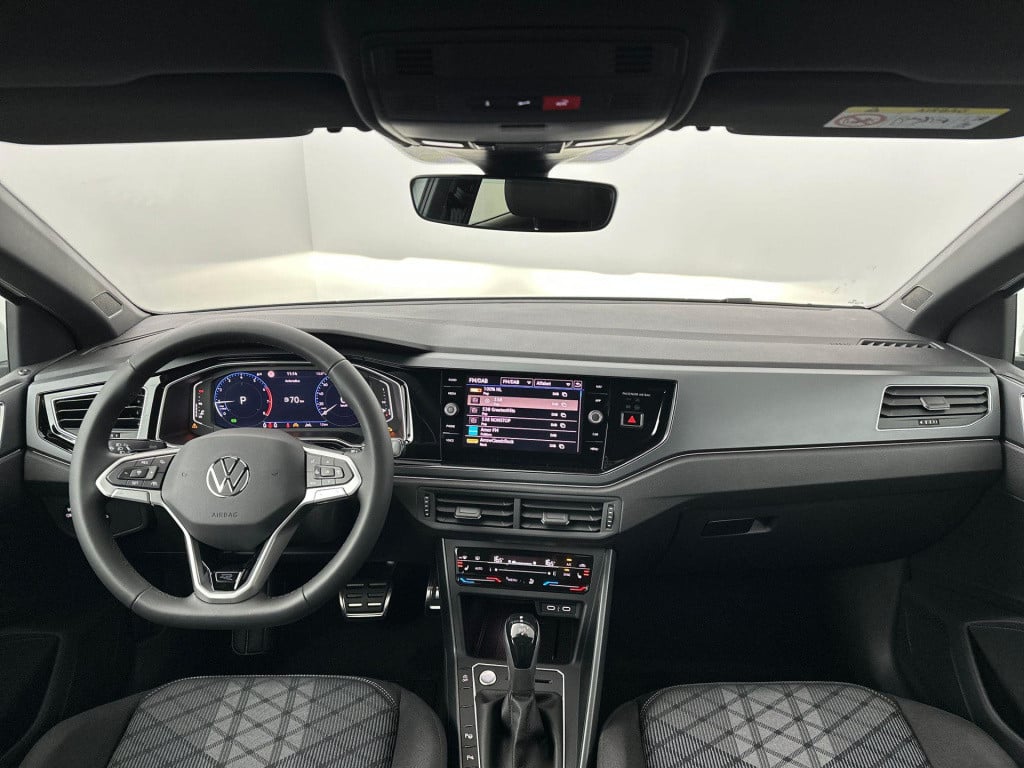 Volkswagen Polo r-line-edition 1.0 70 kw / 95 pk tsi hatchback 7 v