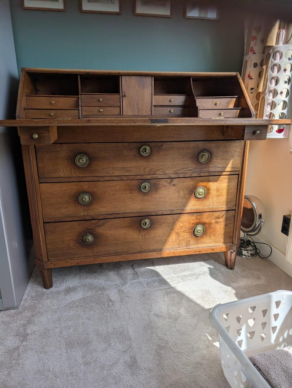 Antieke secretaire