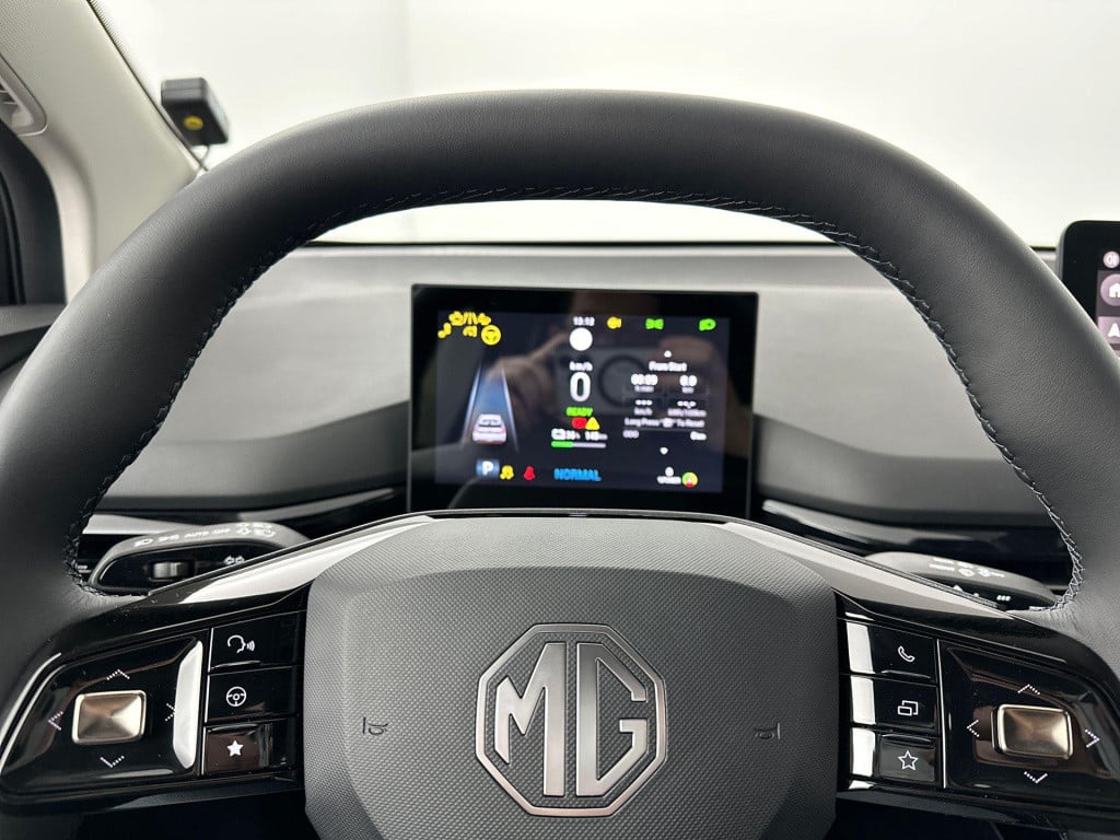 MG Mg4 electric luxury 64 kwh | op = op voorraad voordeel | 7 jaar garantie