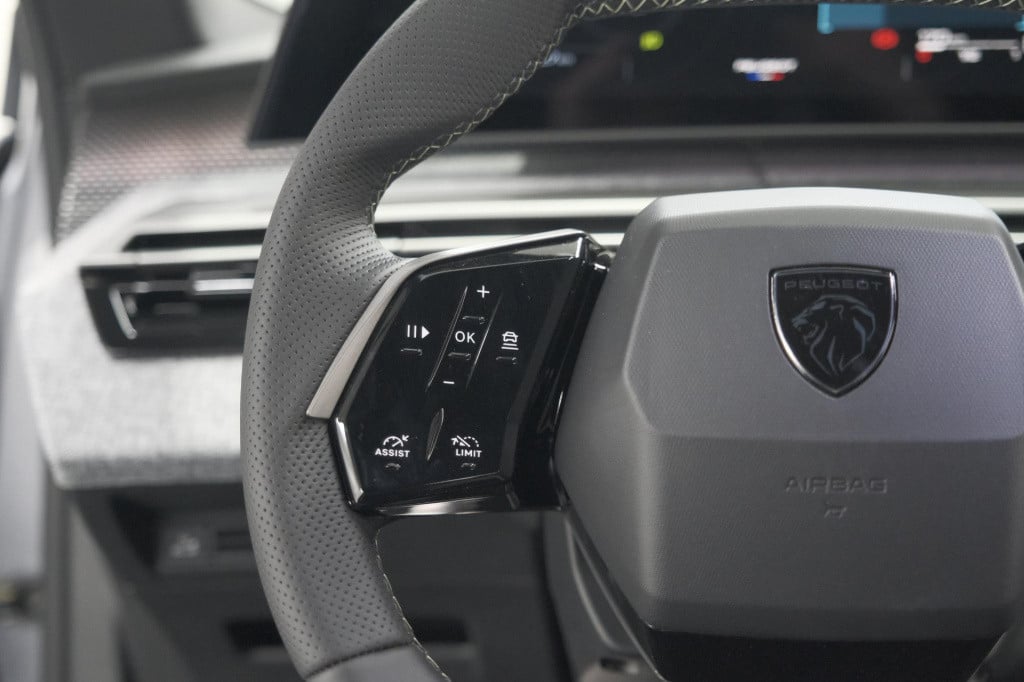 Peugeot 5008 1.2 hybrid 145 gt | panoramadak | camera | elektrische achterk
