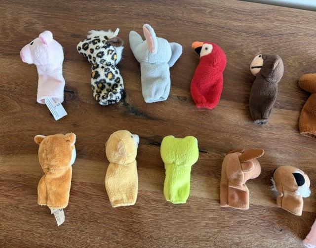 Set van 14 verschillende vingerpoppetjes | o.a. van Hema