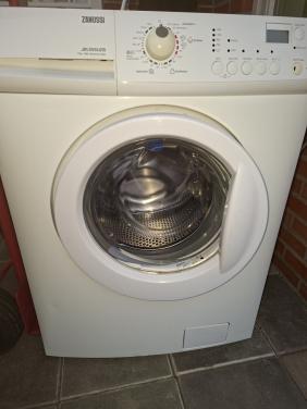 Gezocht plastic handgreep Zanussi ZWD12270W1